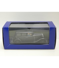 Voiture TINTIN La limousine Chrysler six