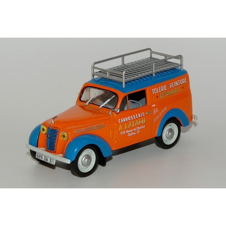 RENAULT JuvaQuatre van Werbung LAT