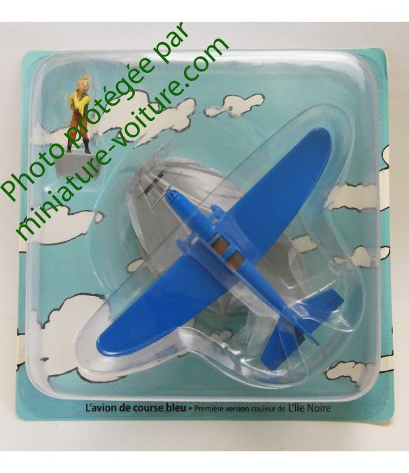 El avión de carreras azul Isla Negra